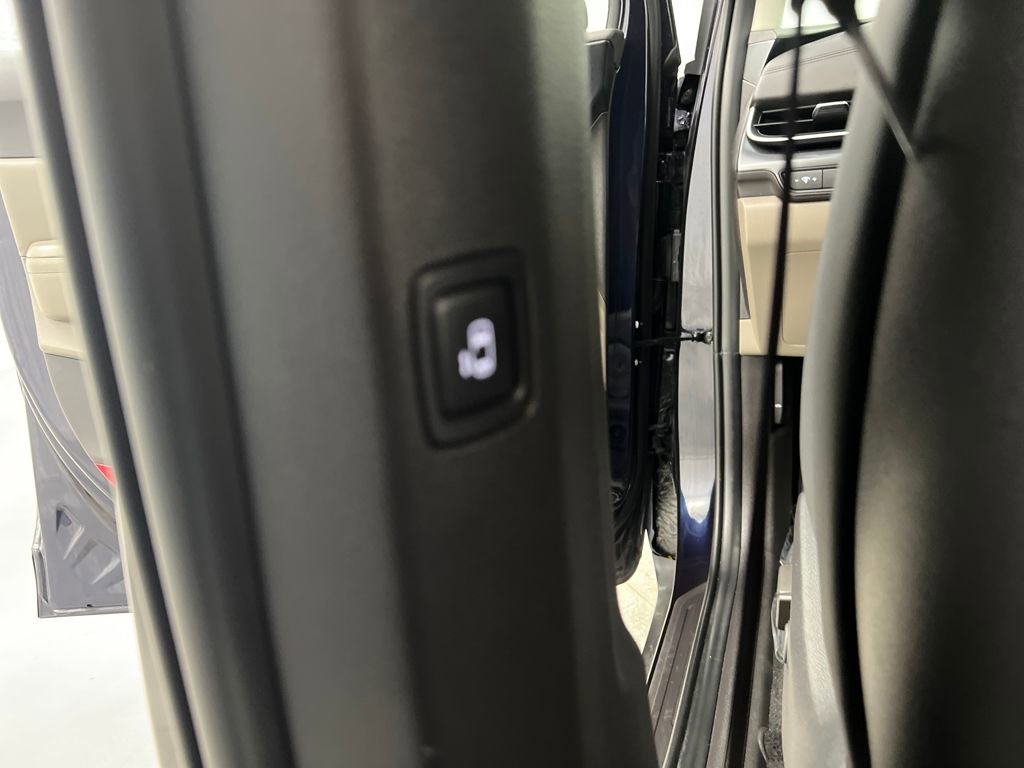 Used 2025 Kia Carnival image 15