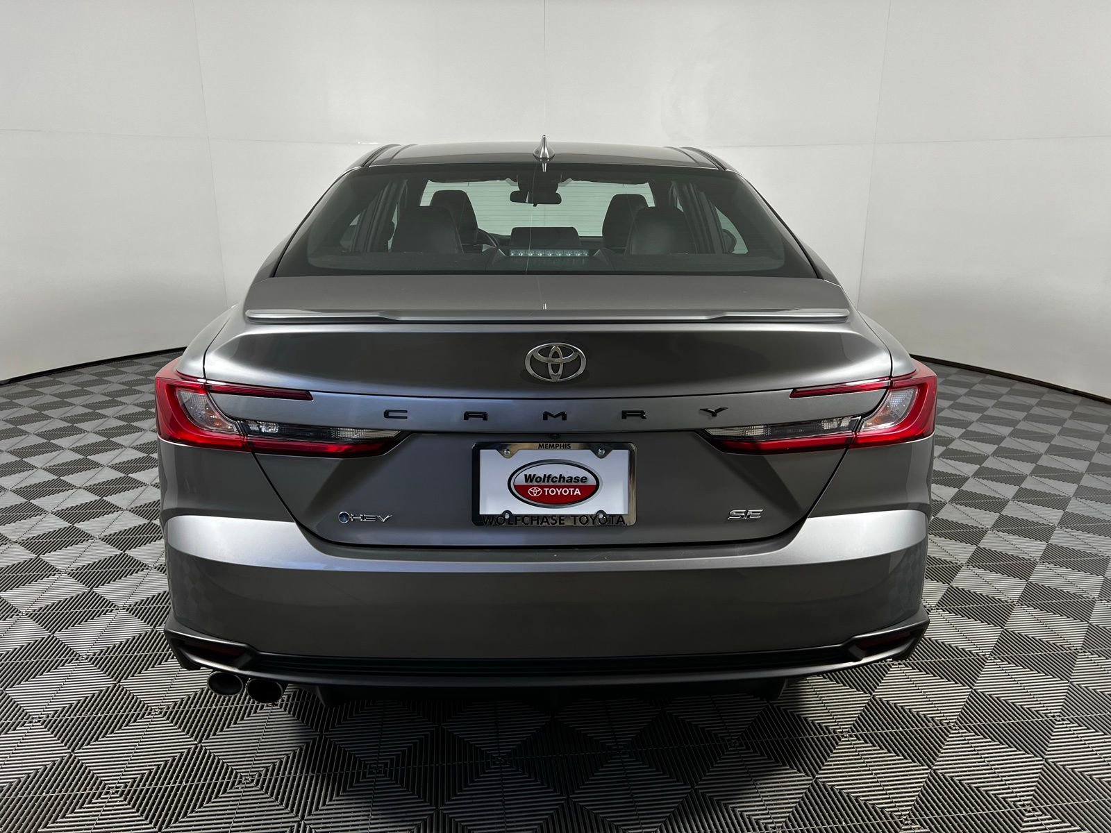 Used 2025 Toyota Camry SE image 6