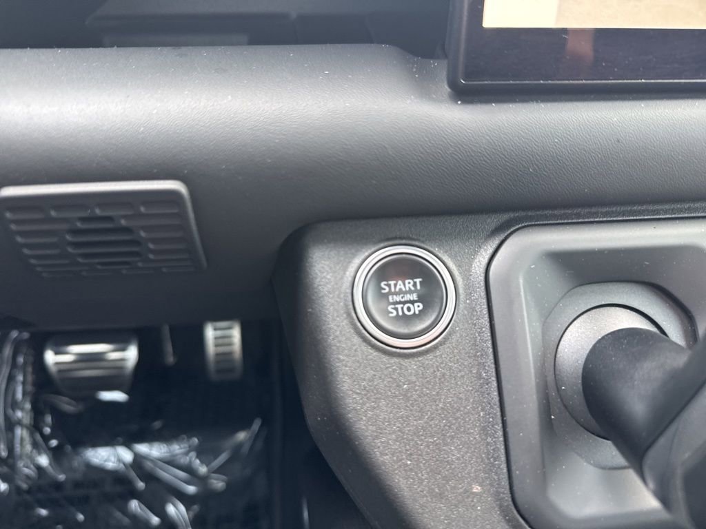 Used 2022 Land Rover Defender 110 V8 image 32