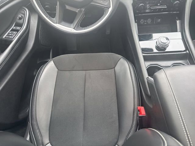 Used 2024 Jeep Grand Cherokee L Altitude image 21