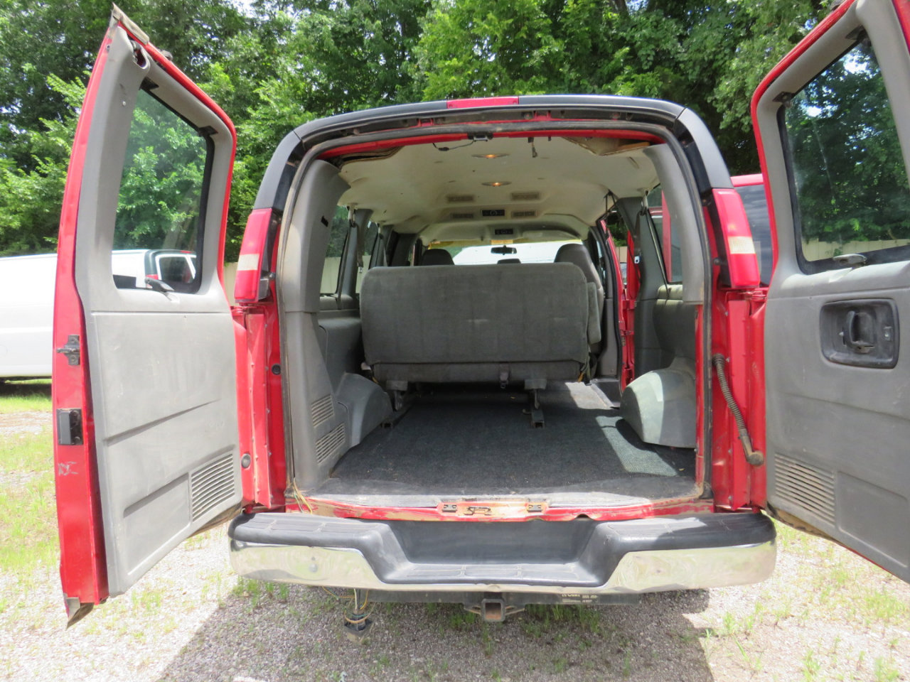 Used 2003 Chevrolet Express 2500 Passenger w/ LS Preferred Equipment Group image 13