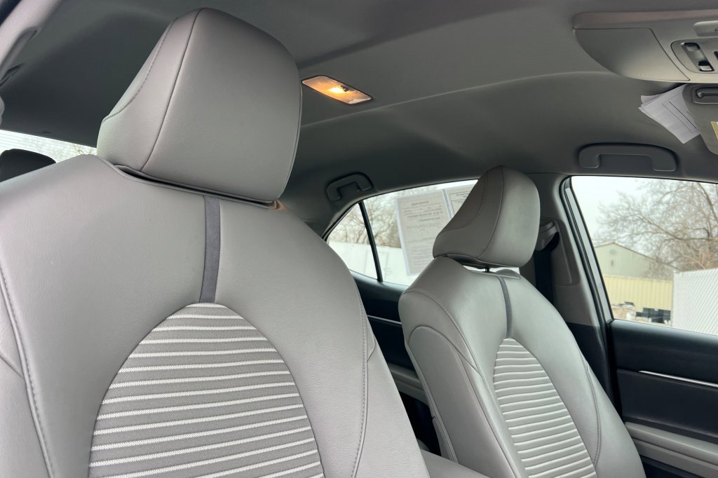 Used 2019 Toyota Camry SE image 13