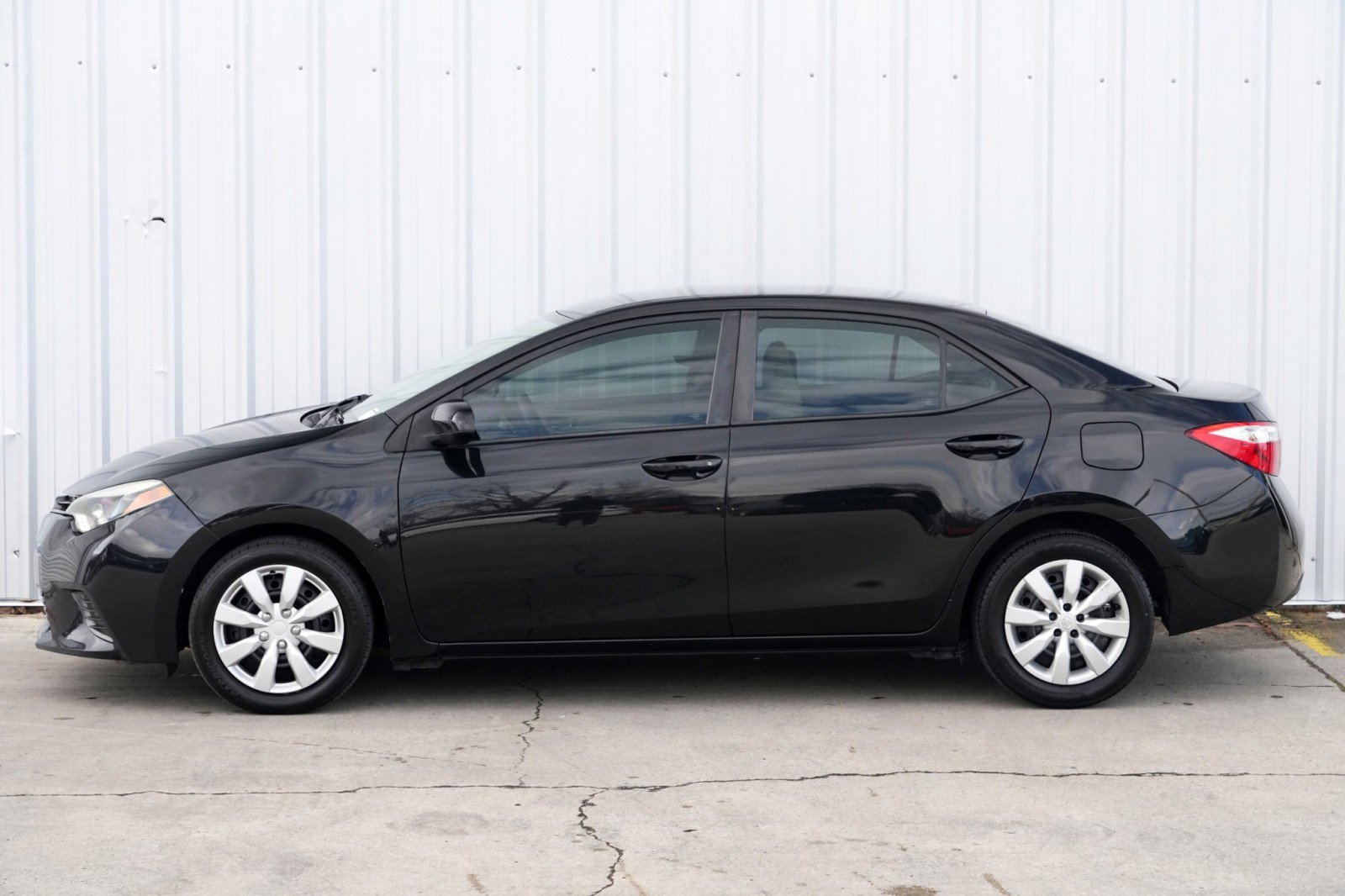 Used 2016 Toyota Corolla LE image 40