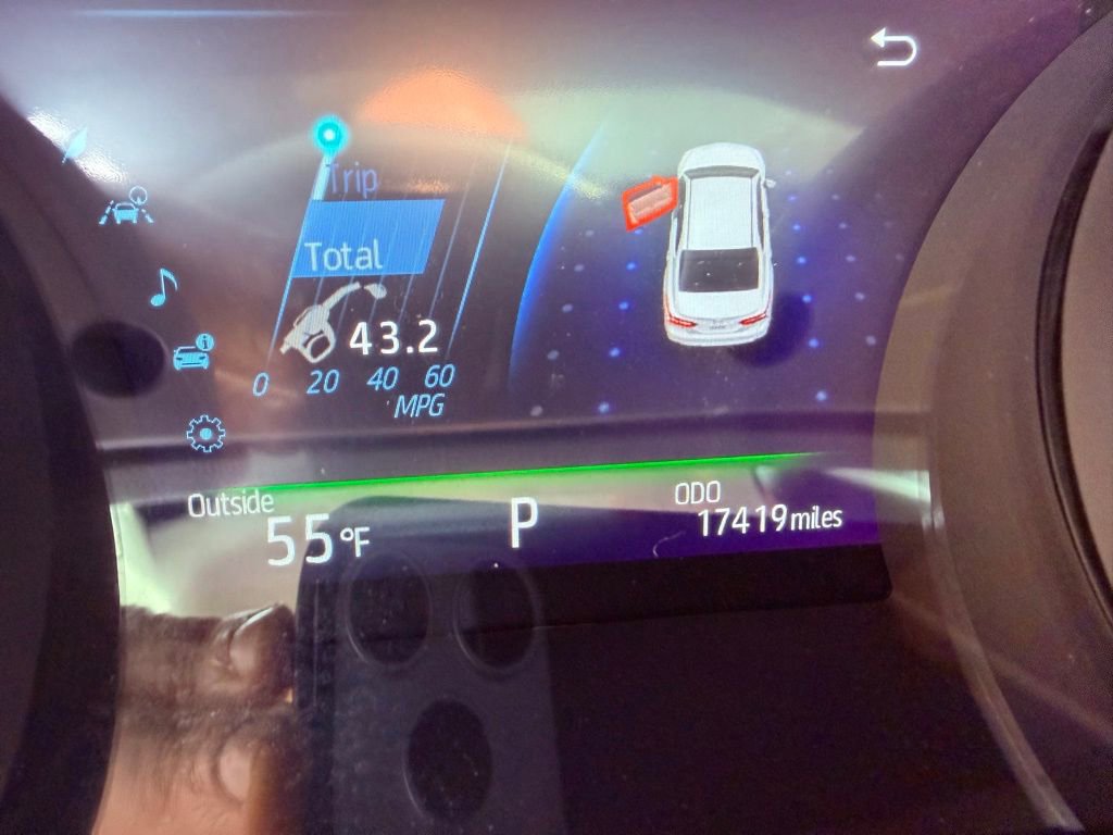 Used 2024 Toyota Camry XLE image 23