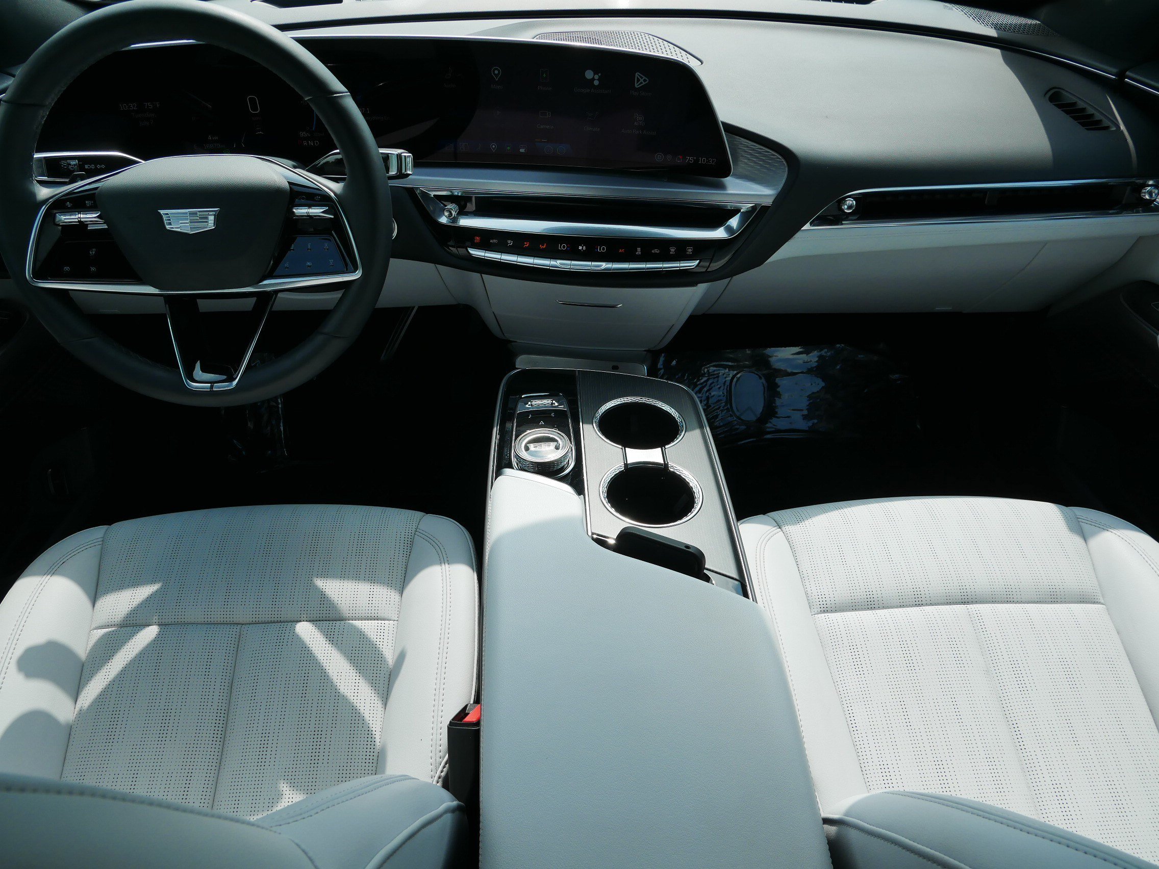 Certified 2024 Cadillac Lyriq Sport AWD/4WD image 9