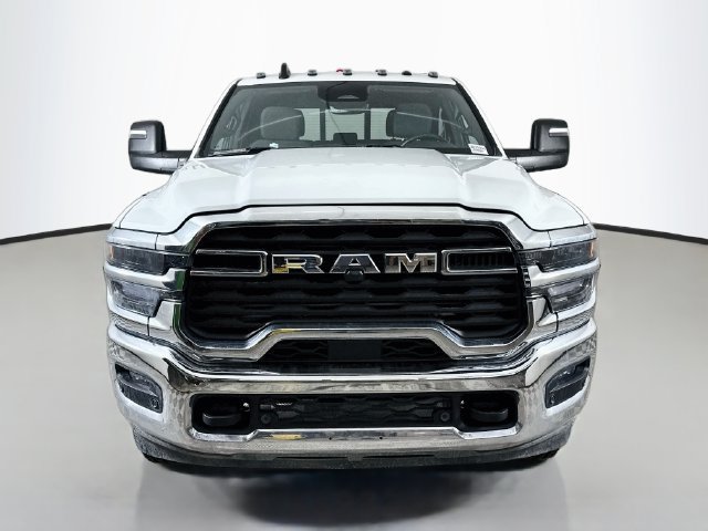 Used 2025 RAM 3500 Tradesman AWD/4WD image 2