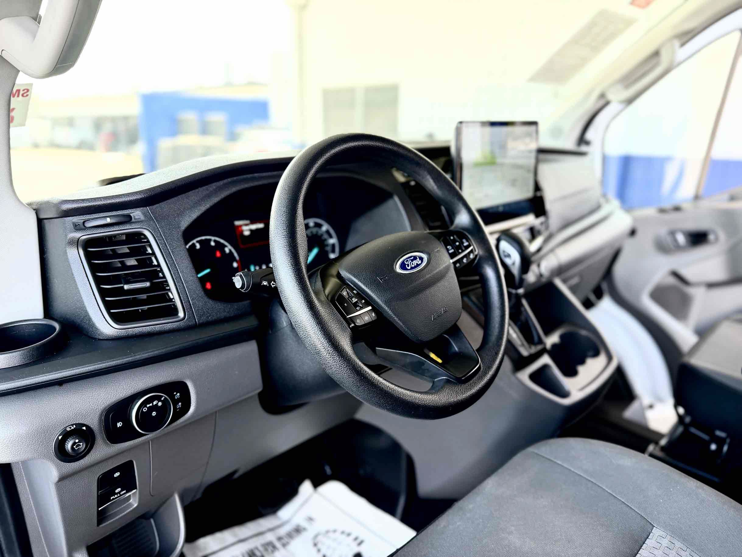 Used 2023 Ford Transit 350 XLT RWD image 22