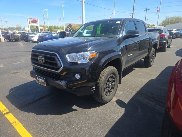 Used 2020 Toyota Tacoma SR5 w/ Technology Package AWD/4WD image 3