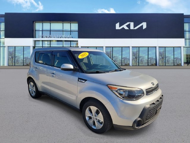 Used 2015 Kia Soul FWD image 2