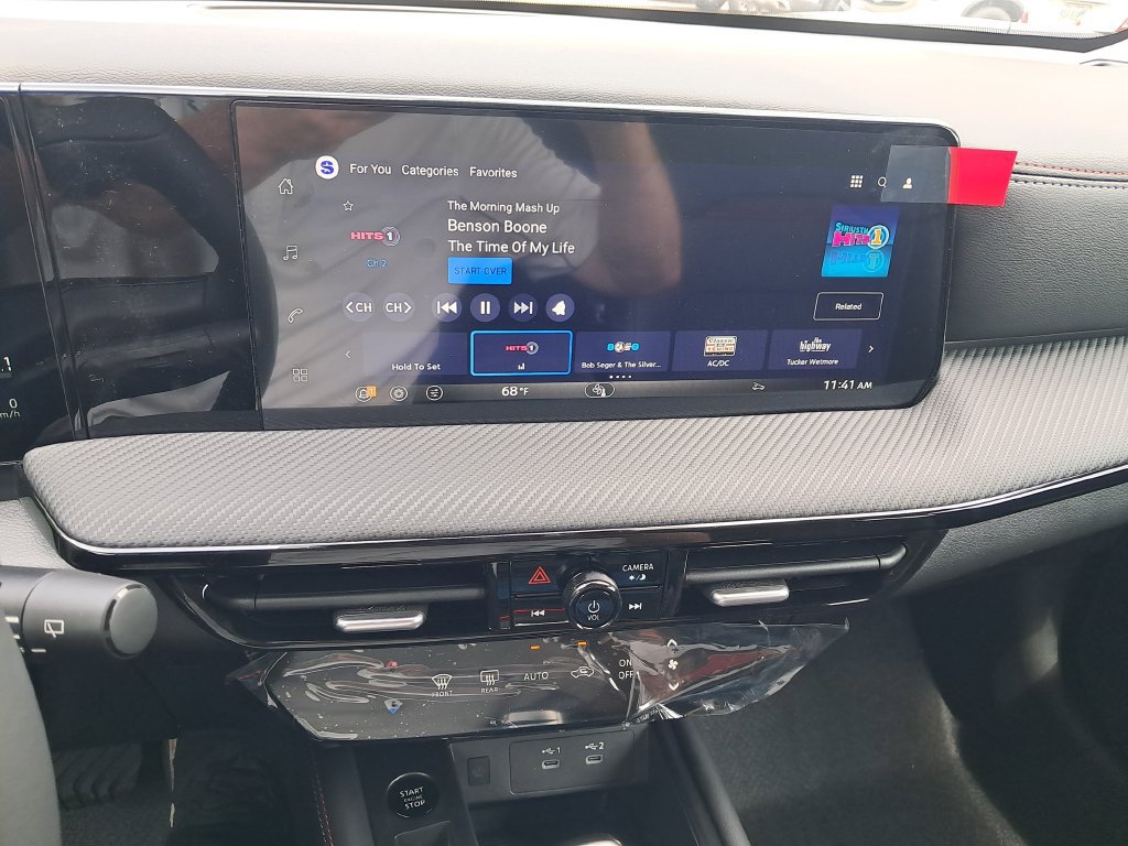 New 2026 Nissan Kicks SR AWD/4WD image 19