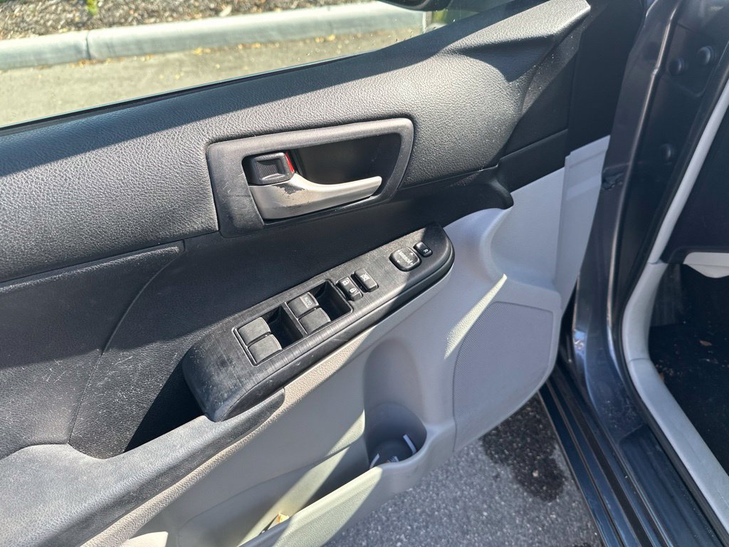 Used 2012 Toyota Camry FWD image 10