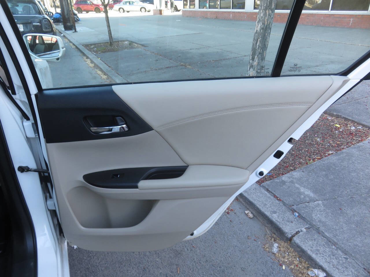 Used 2013 Honda Accord EX-L image 30