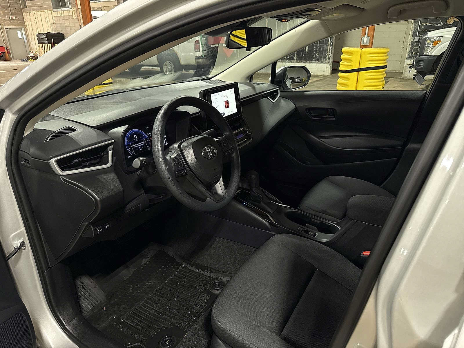 Used 2026 Toyota Corolla LE w/ LE Premium Package FWD image 27