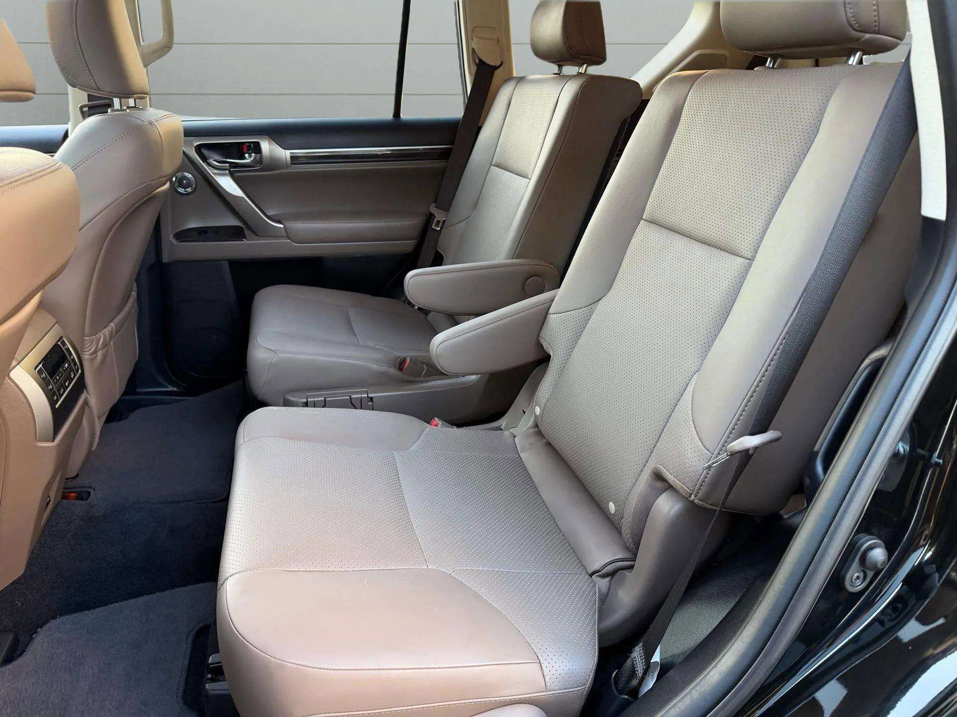 Used 2021 Lexus GX 460 Luxury w/ Sport Design Package image 37