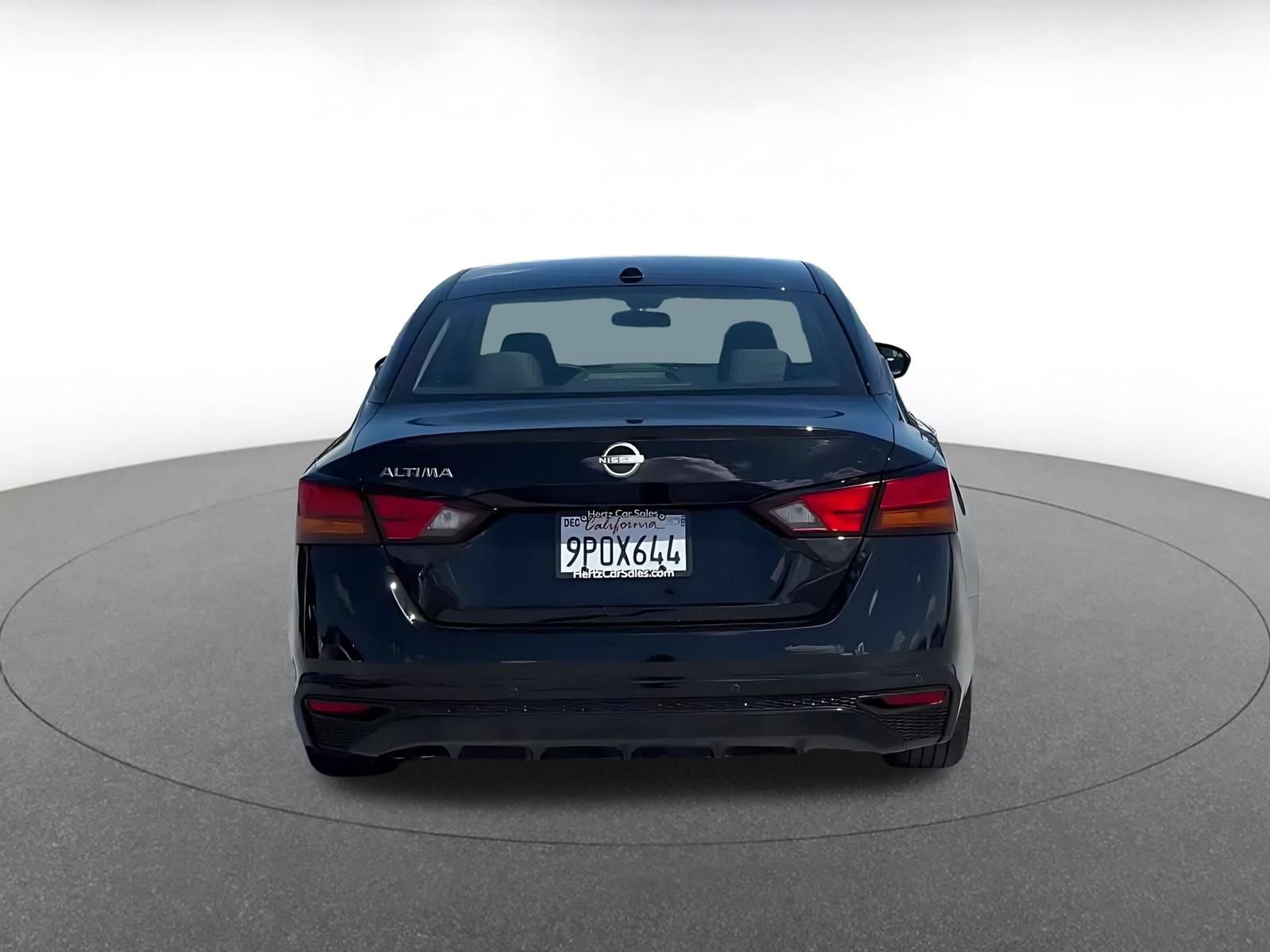 Used 2025 Nissan Altima 2.5 SV FWD image 12