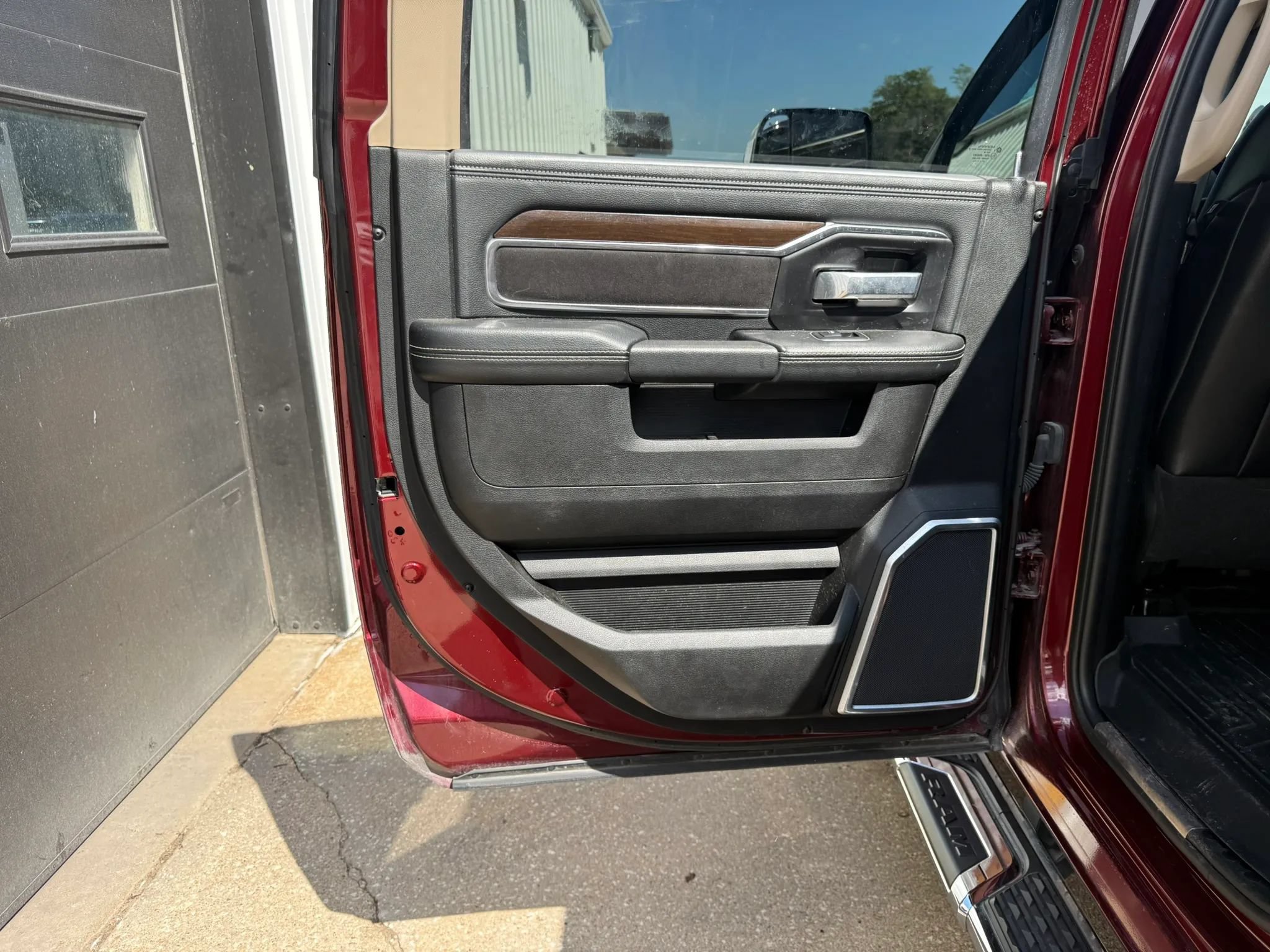 Used 2022 RAM 2500 Laramie AWD/4WD image 13