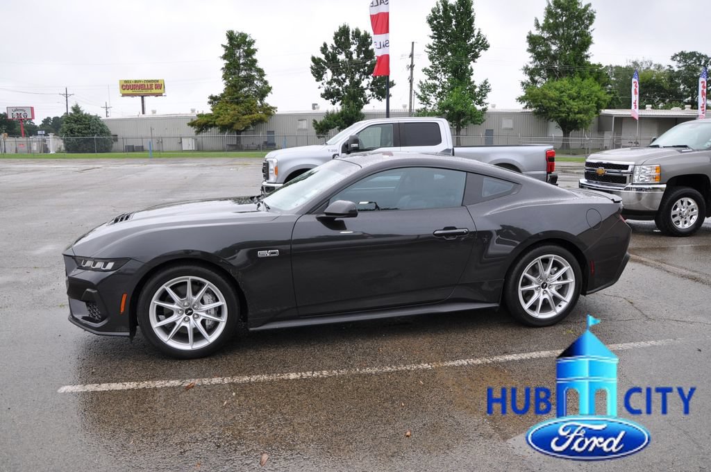 Used 2024 Ford Mustang GT Premium RWD image 2