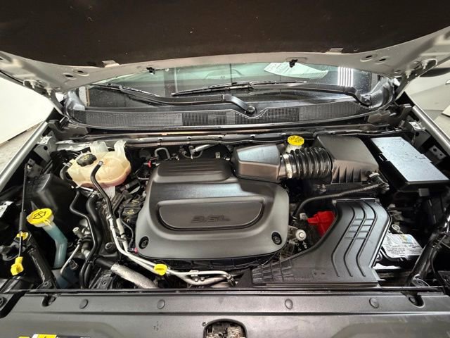 Used 2022 Chrysler Voyager LX FWD image 13