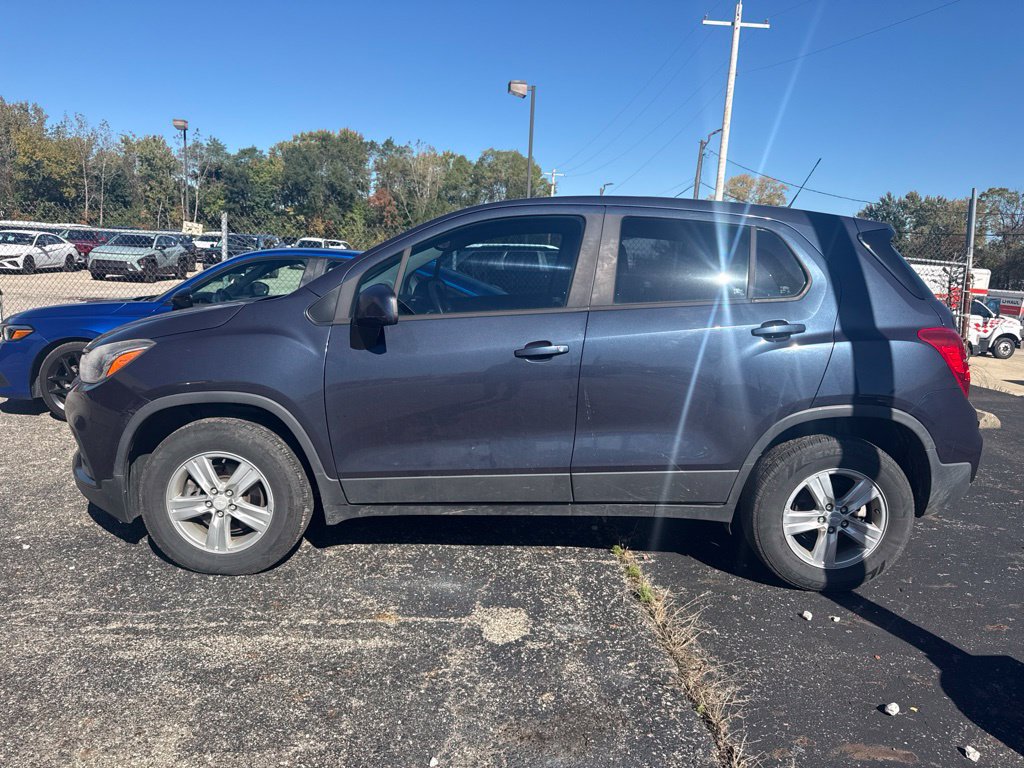 Used 2018 Chevrolet Trax LS AWD/4WD image 2