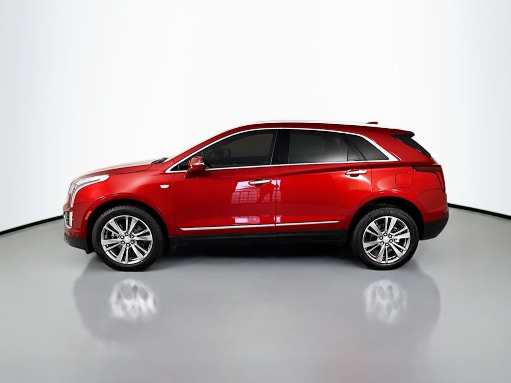 Used 2025 Cadillac XT5 Premium Luxury AWD/4WD image 2