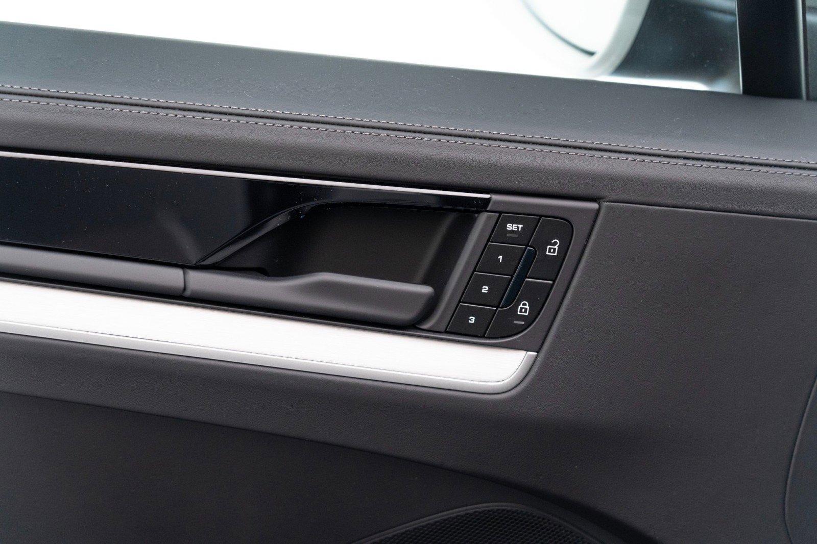 New 2025 Porsche Cayenne image 22