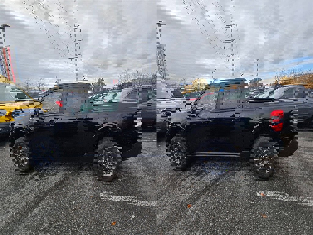 New 2025 Ford Maverick XLT w/ XLT Luxury Package image 8