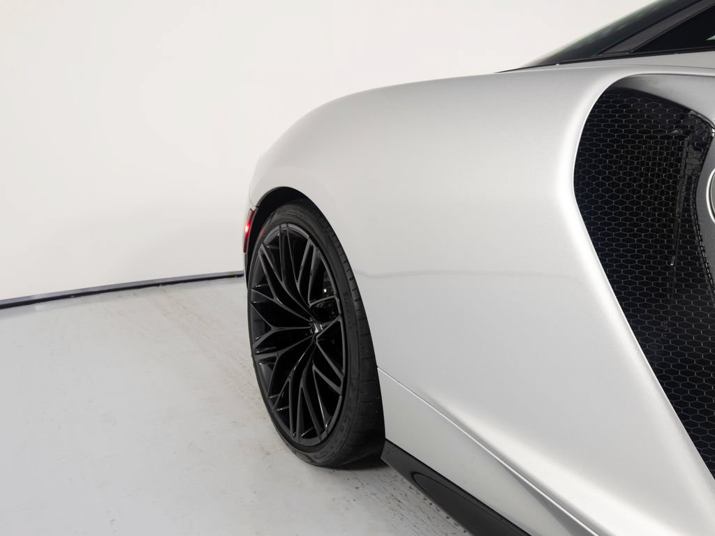 Used 2022 McLaren GT RWD image 32