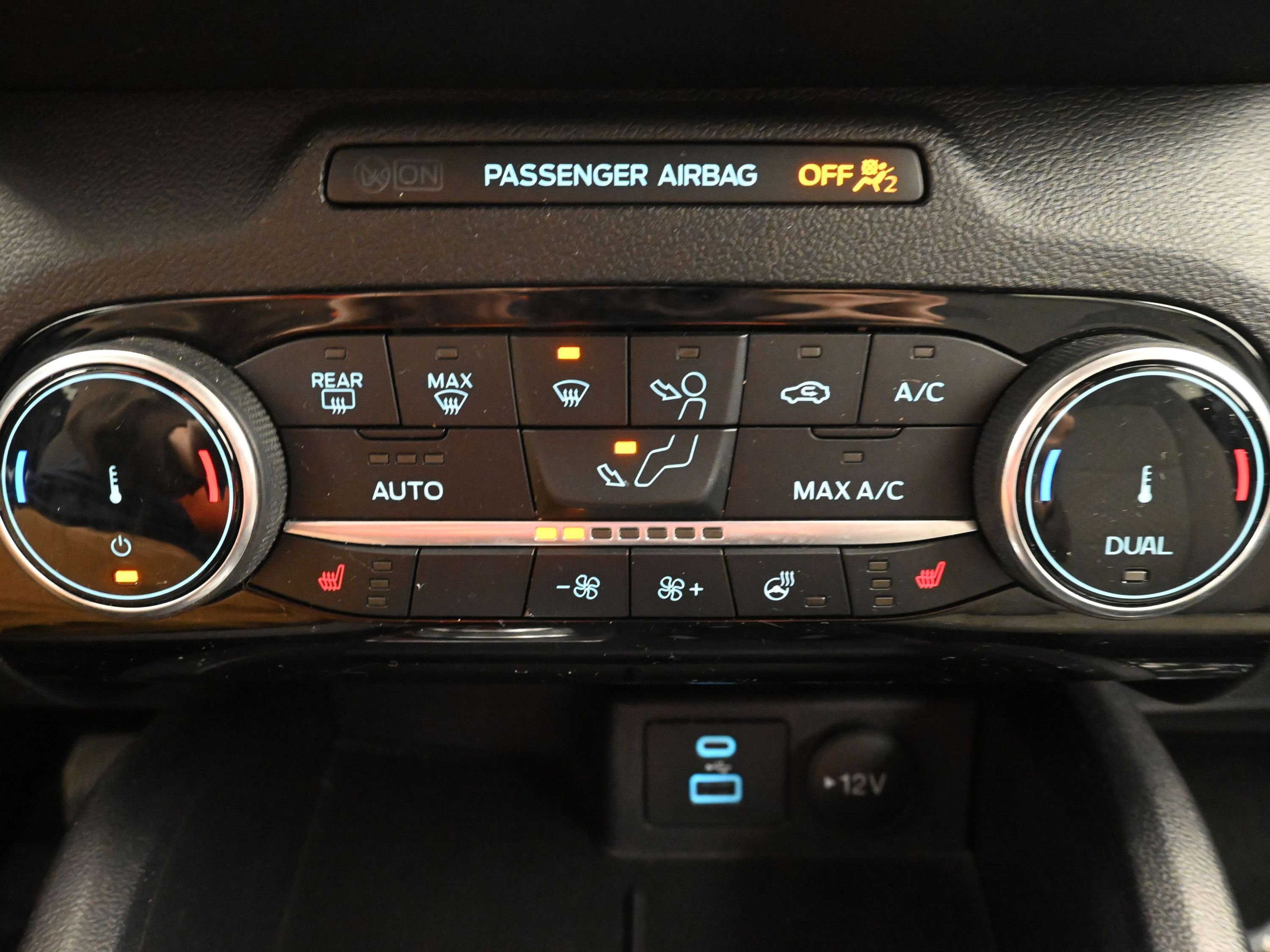 Used 2022 Ford Escape SE w/ Convenience Package image 18