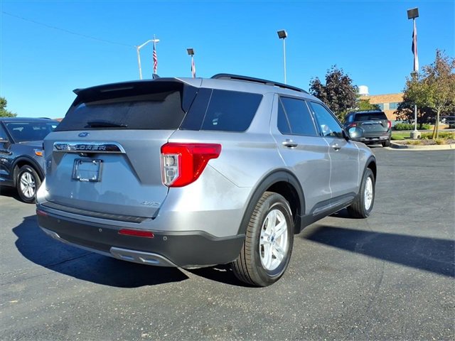 Used 2022 Ford Explorer XLT w/ Equipment Group 202A image 5