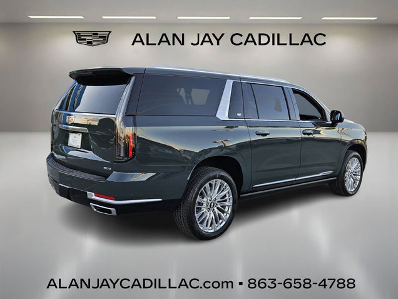New 2026 Cadillac Escalade ESV Luxury image 5