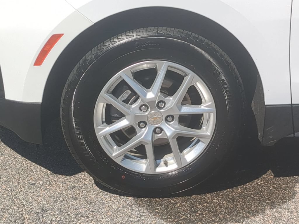 Used 2024 Chevrolet Equinox LS FWD image 9