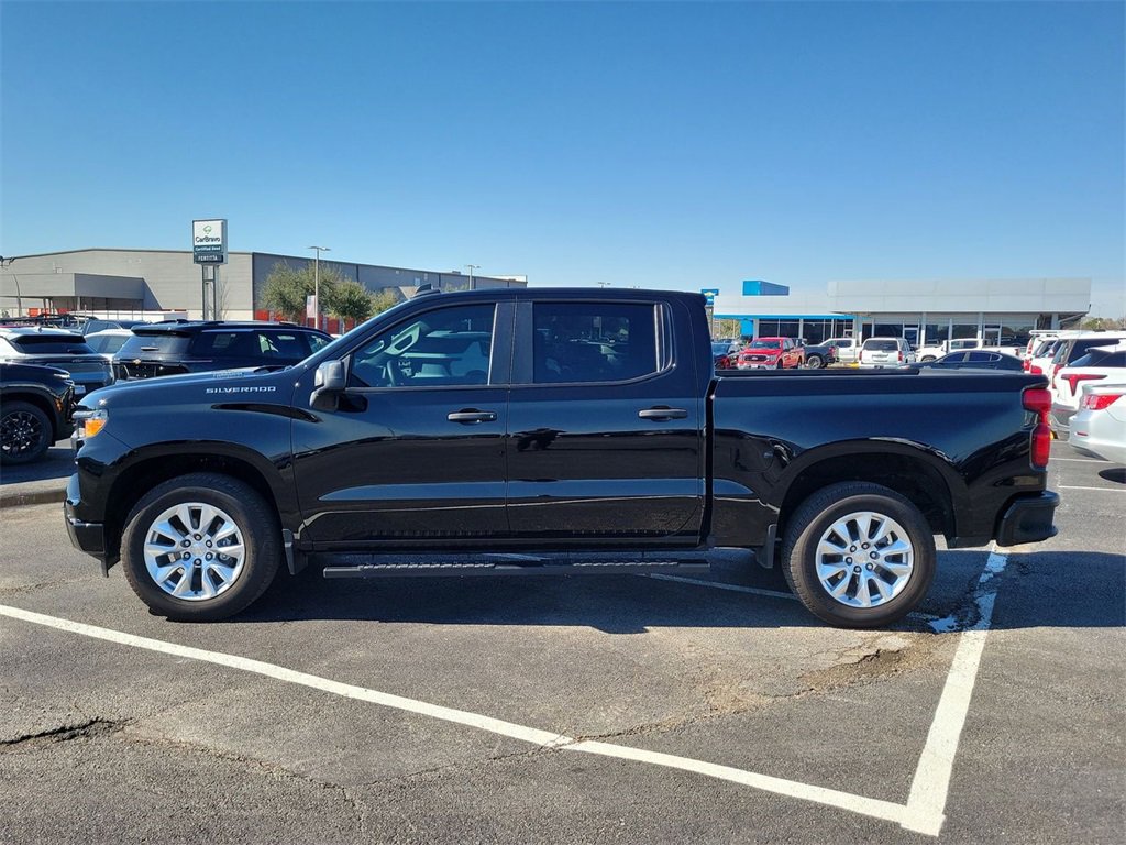 Used 2025 Chevrolet Silverado 1500 Custom image 14