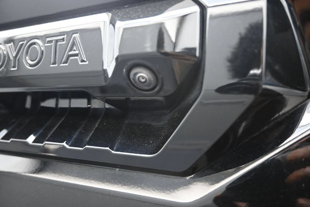Used 2025 Toyota Tundra Limited w/ TRD Off-Road Package AWD/4WD image 40