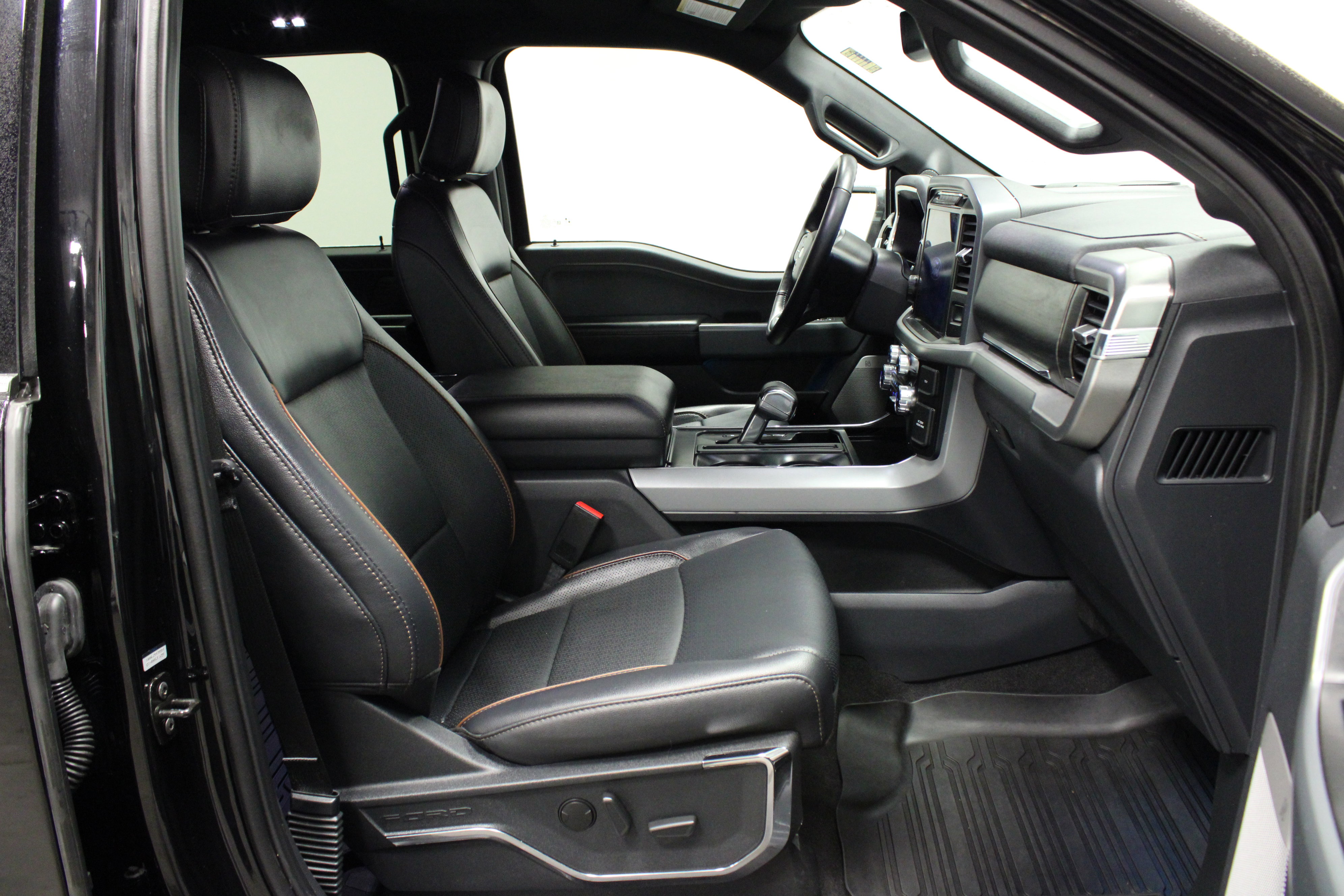 Used 2024 Ford F150 Lariat image 17