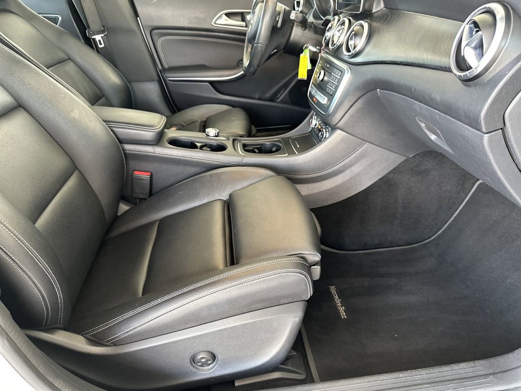 Used 2017 Mercedes-Benz CLA 250 image 35