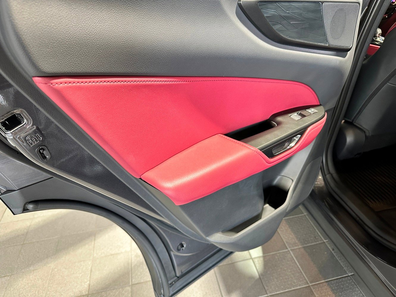 Used 2025 Lexus NX 350h AWD w/ Premium Package image 26