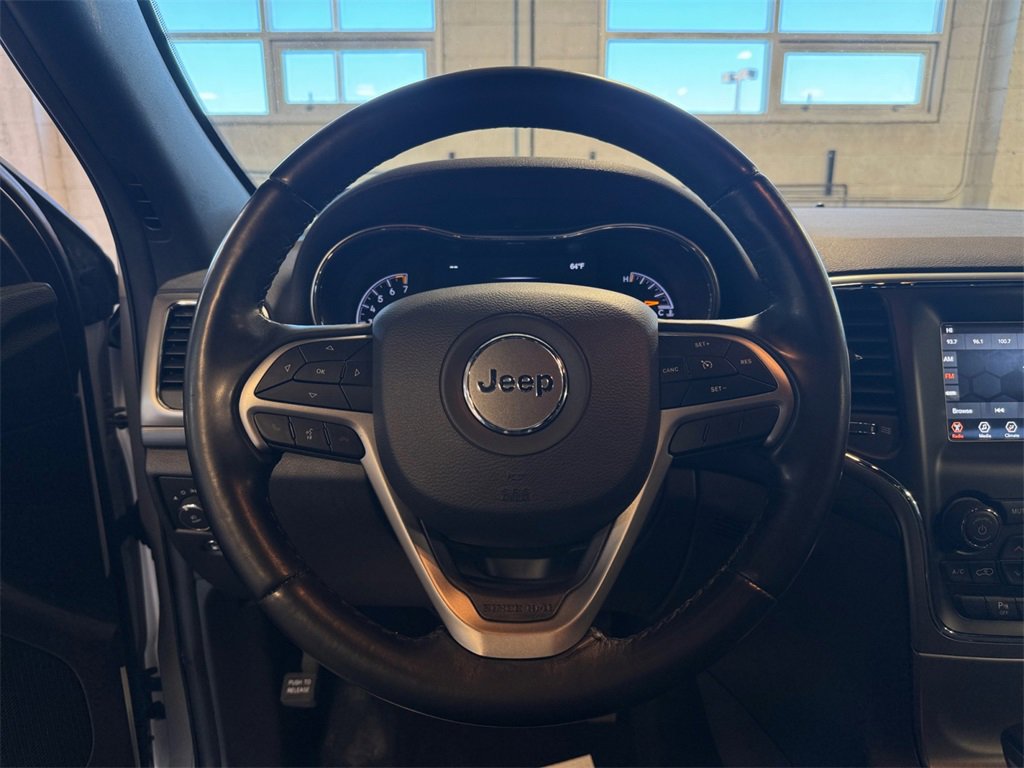 Used 2020 Jeep Grand Cherokee Laredo image 15