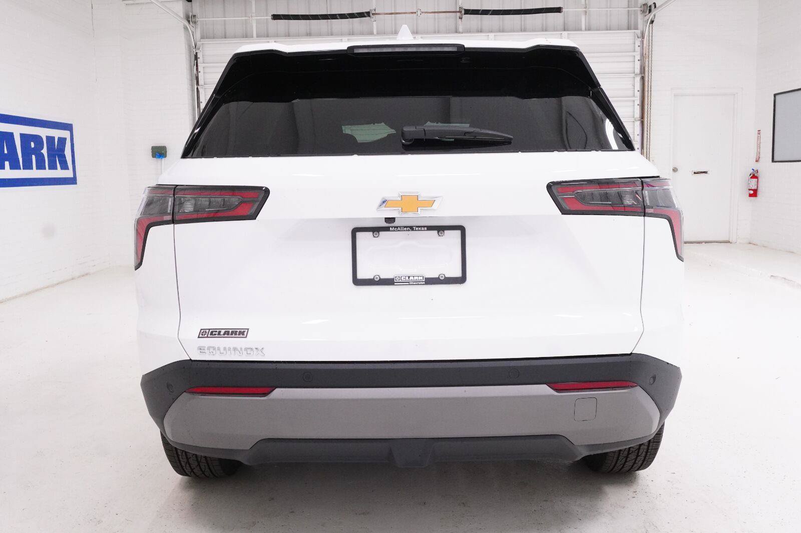 New 2027 Chevrolet Equinox LT FWD image 30