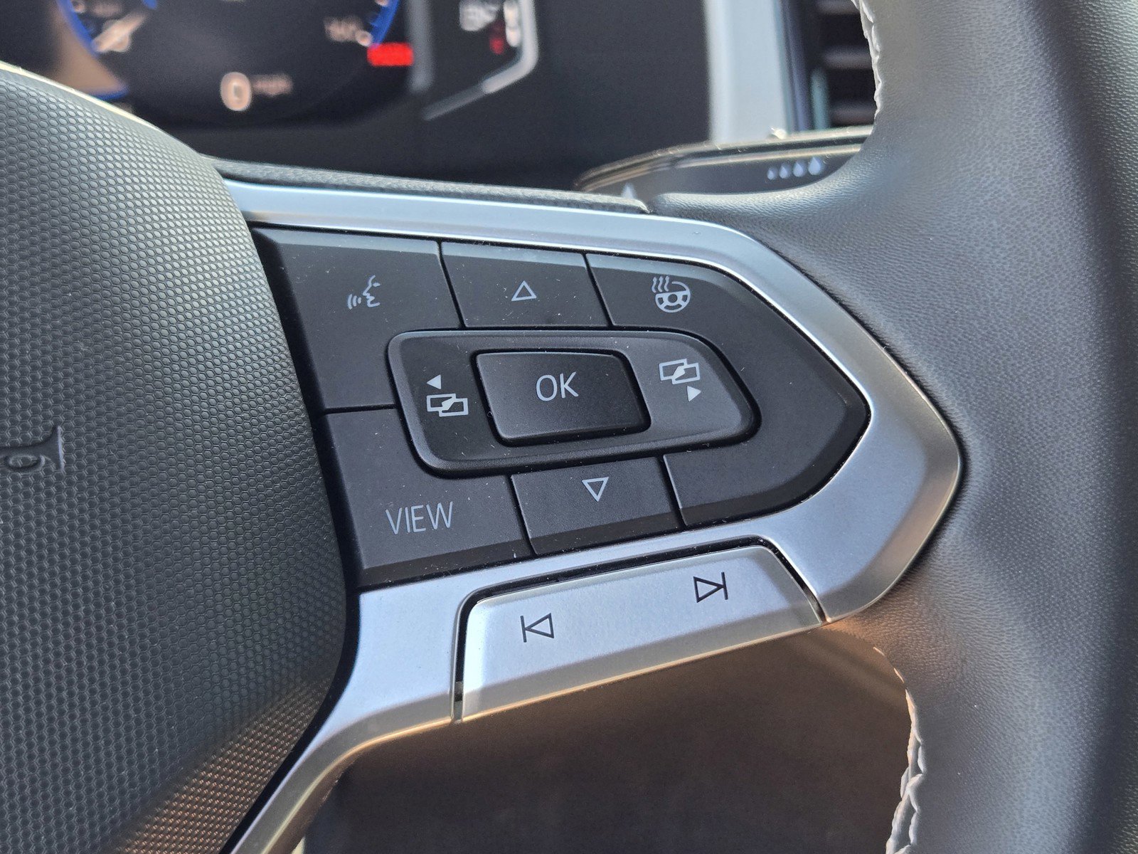 Used 2021 Volkswagen Atlas Cross Sport SEL Premium image 23