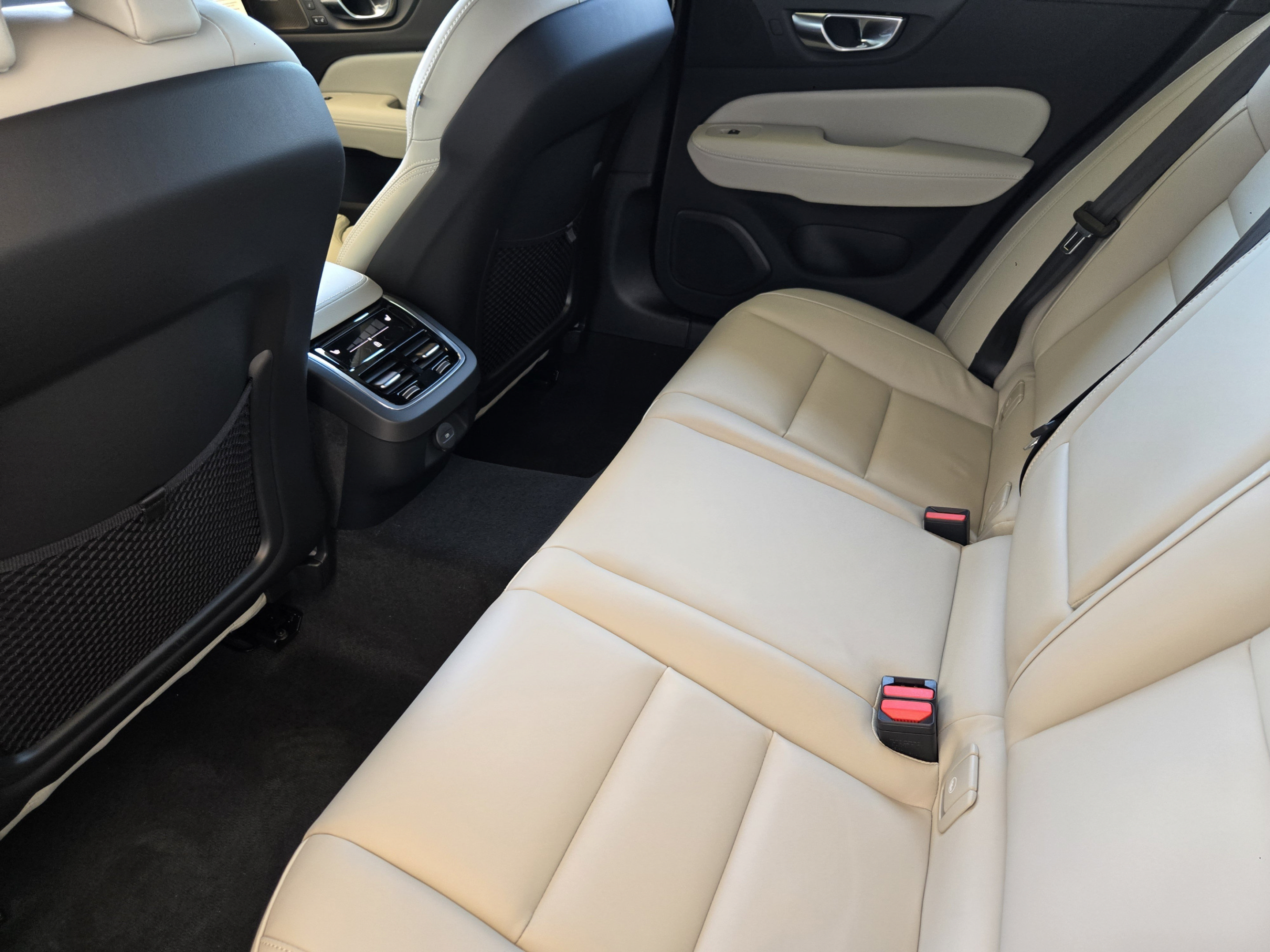 New 2026 Volvo V60 B5 Cross Country Ultra w/ Climate Package AWD/4WD image 26