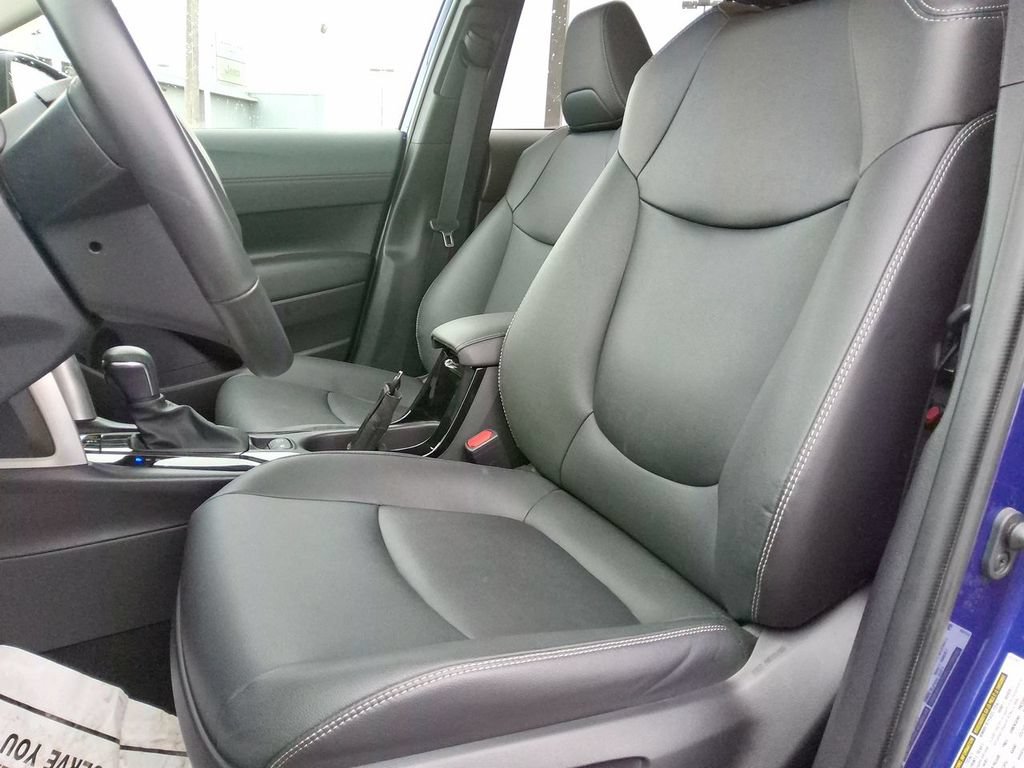Used 2023 Toyota Corolla Cross XLE w/ Convenience Package AWD/4WD image 12