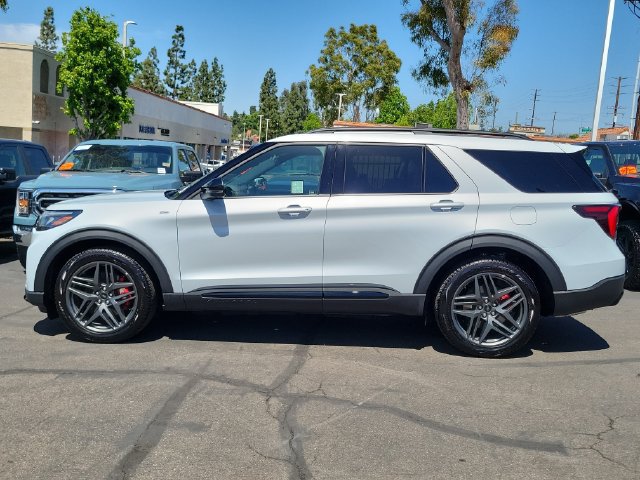 Used 2026 Ford Explorer ST-Line w/ ST-Line Street Pack RWD image 27