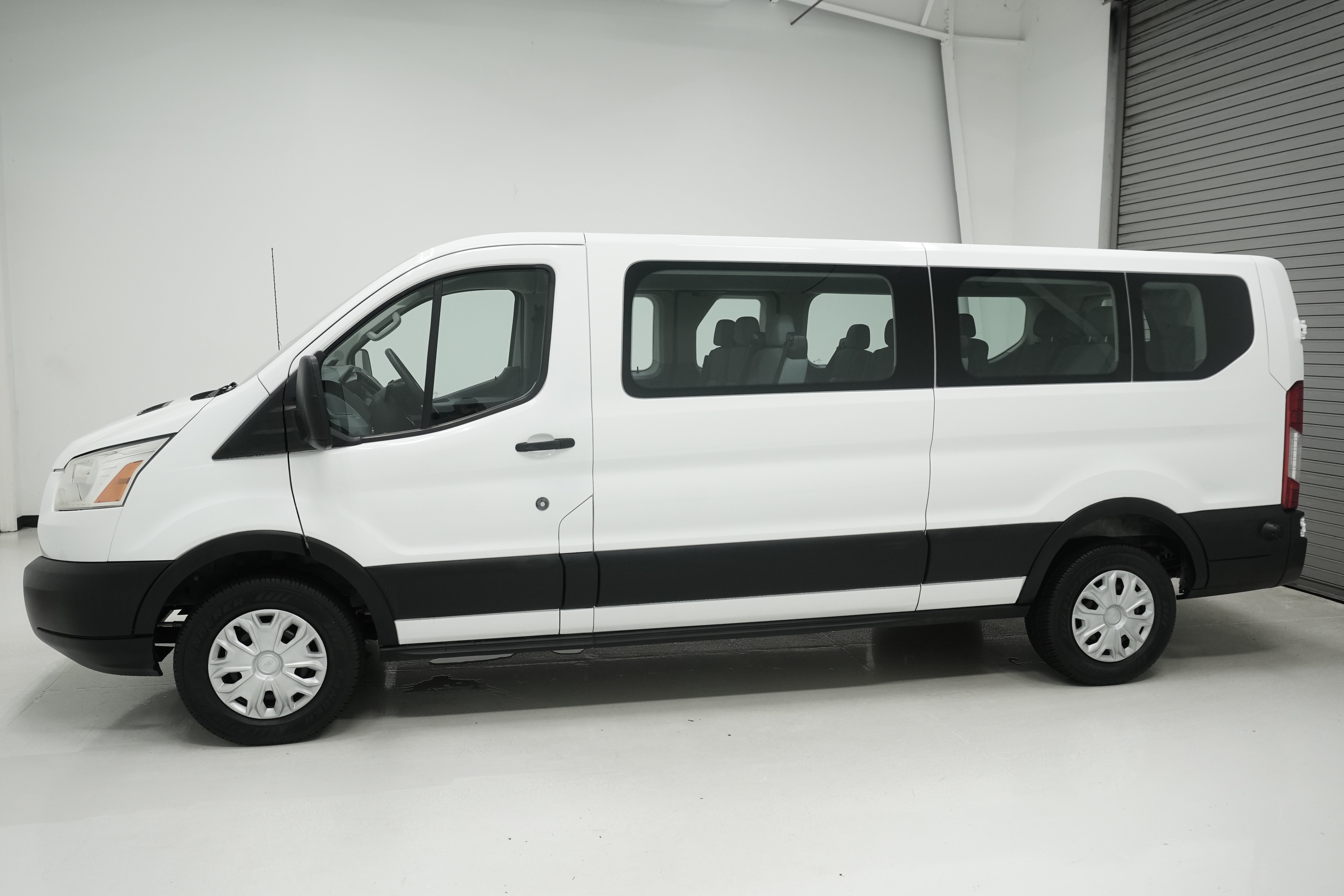 Used 2015 Ford Transit 350 XLT RWD image 5