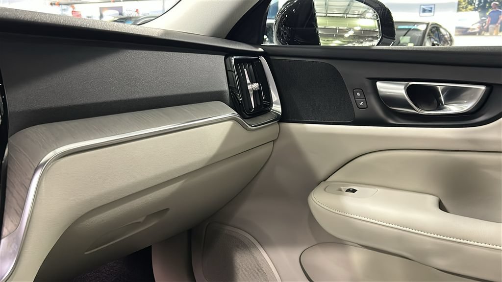 Used 2024 Volvo S60 B5 Plus AWD/4WD image 19