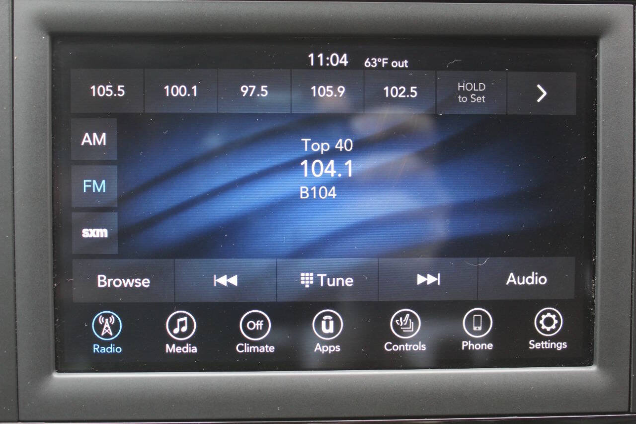 Used 2019 Chrysler Pacifica Touring-L FWD image 10