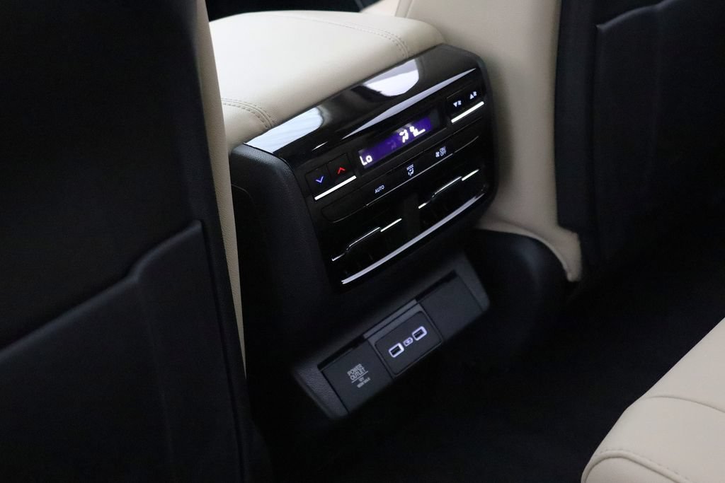 Certified 2024 Acura MDX SH-AWD image 11