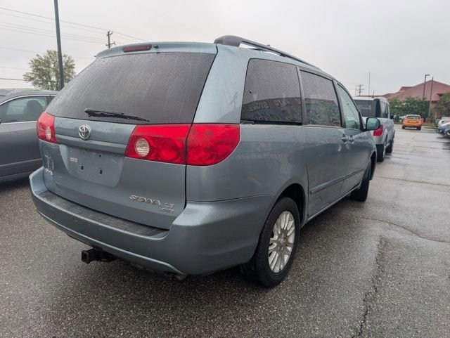 Used 2009 Toyota Sienna LE image 7