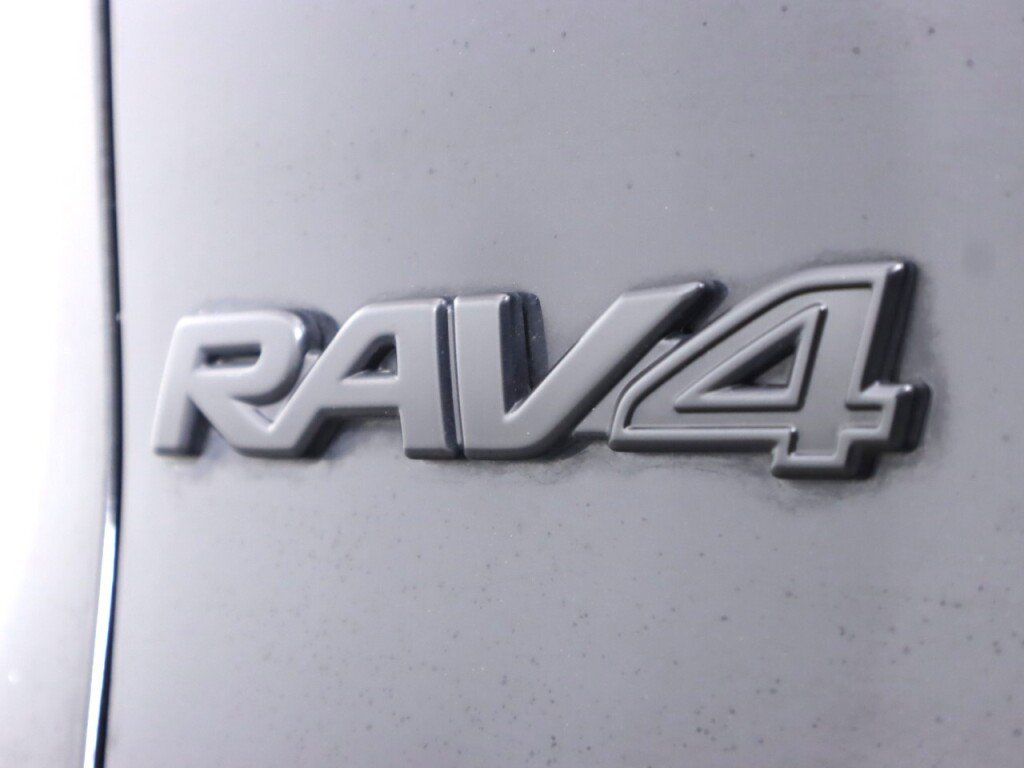 Used 2021 Toyota RAV4 LE FWD image 35