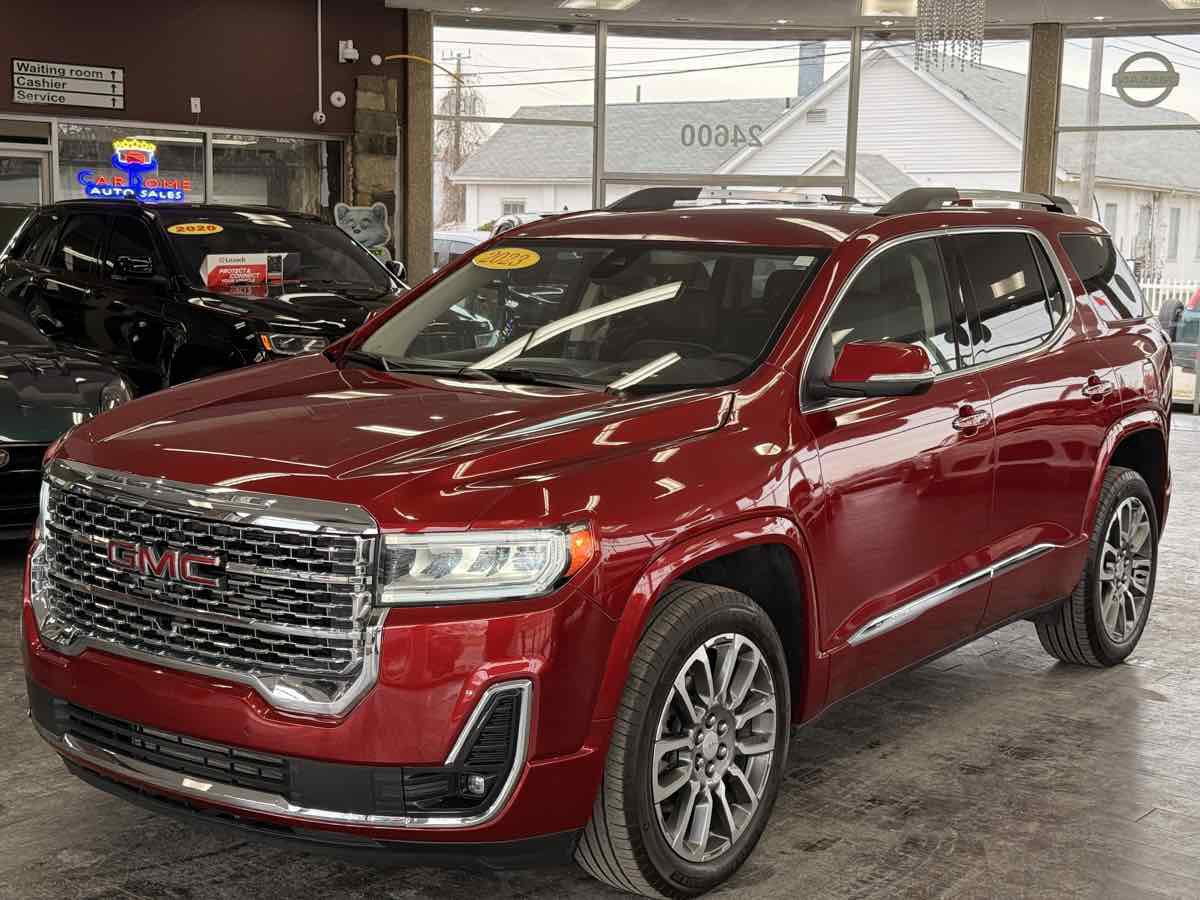 Used 2023 GMC Acadia Denali FWD image 2