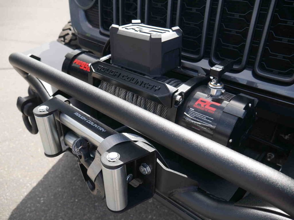 Used 2025 Jeep Wrangler Unlimited Rubicon AWD/4WD image 15